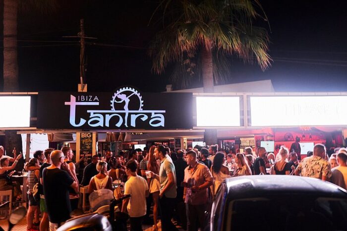 tantra open bar